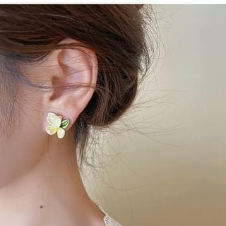 Flower Stud Earring Product Image