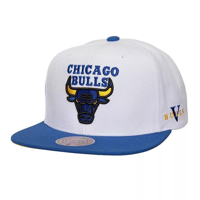 Mens Mitchell & Ness /Blue Chicago Bulls Core V Snapback Hat Product Image