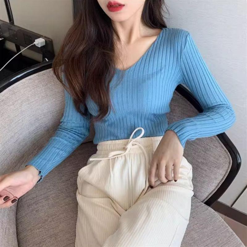 V-Neck Long Sleeve Plain Ribbed Knitted Crop Top Product Image