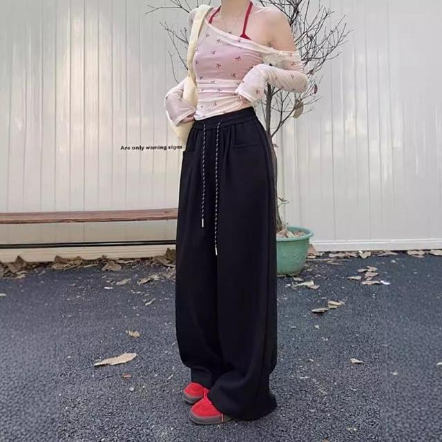 Drawstring Waist Plain Wide Leg Sweatpants Product Image