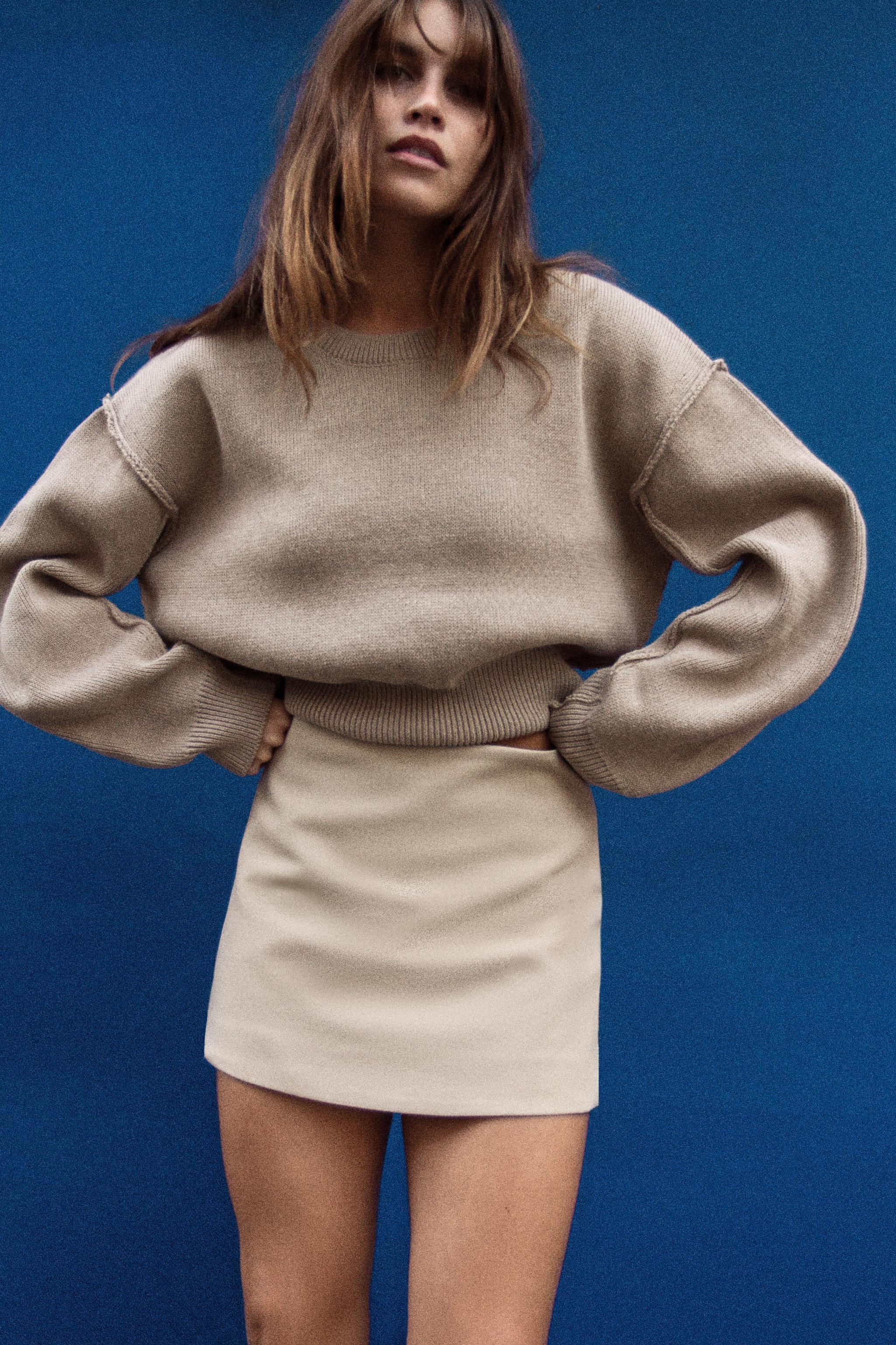 PLAIN KNIT PUFFED SLEEVES SWEATER Product Image