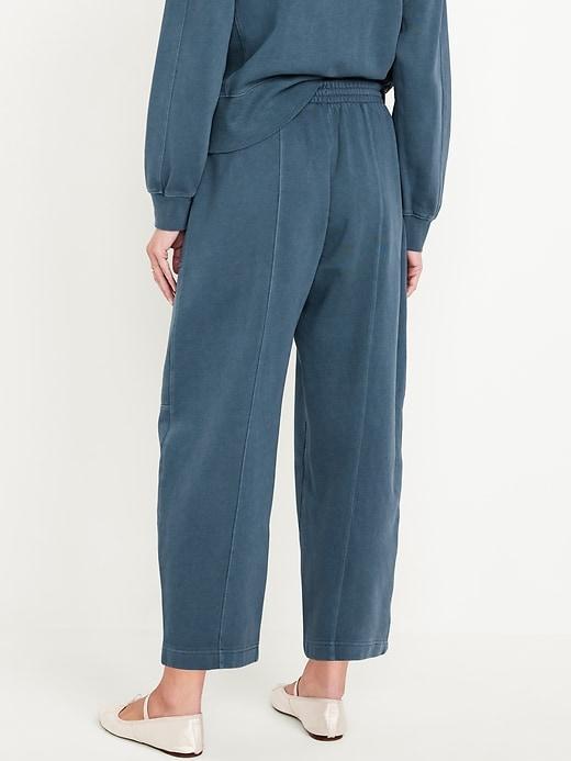 Extra High-Waisted SoComfy Seamed Barrel-Leg Sweatpants Product Image