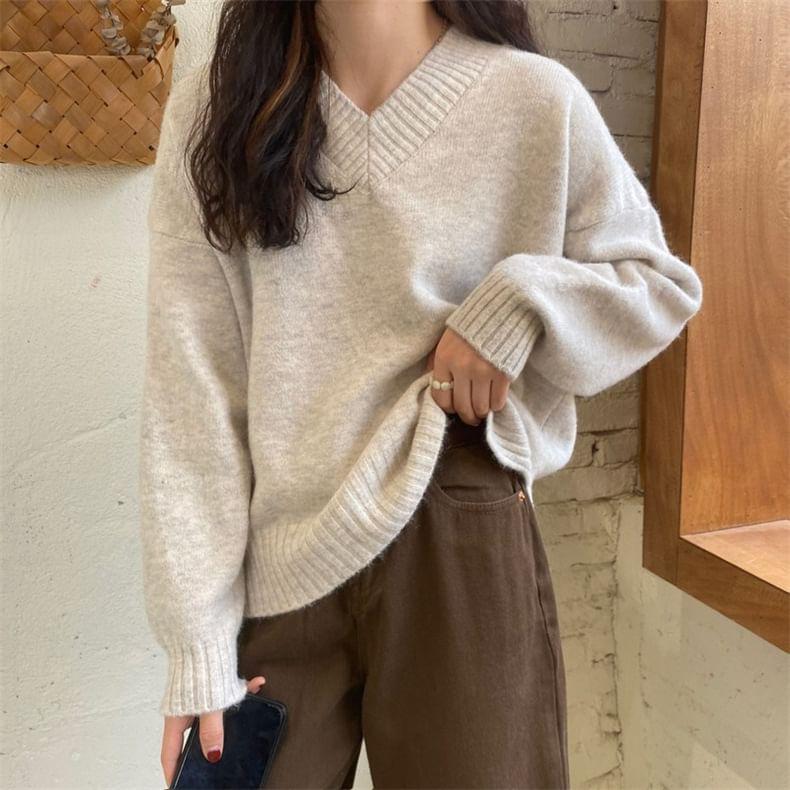 Loose-Fit V-Neck Knit Sweater Product Image