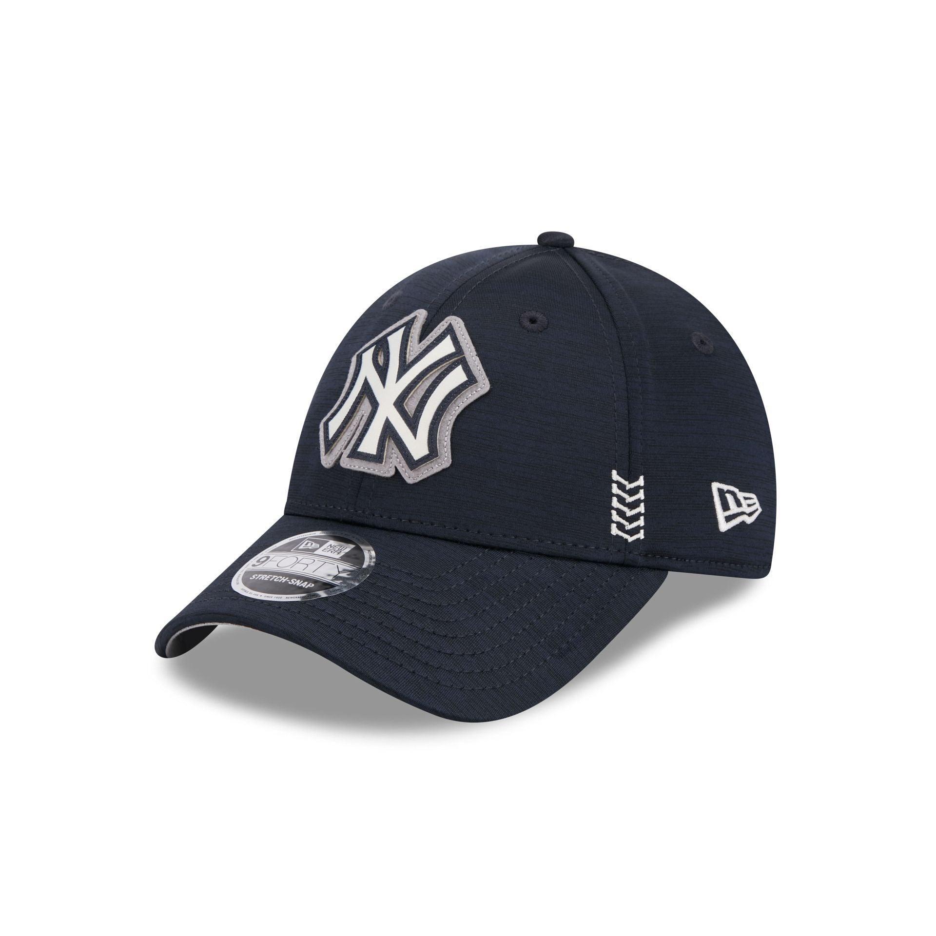 New York Yankees 2024 Clubhouse 9FORTY Stretch-Snap Hat Male Product Image