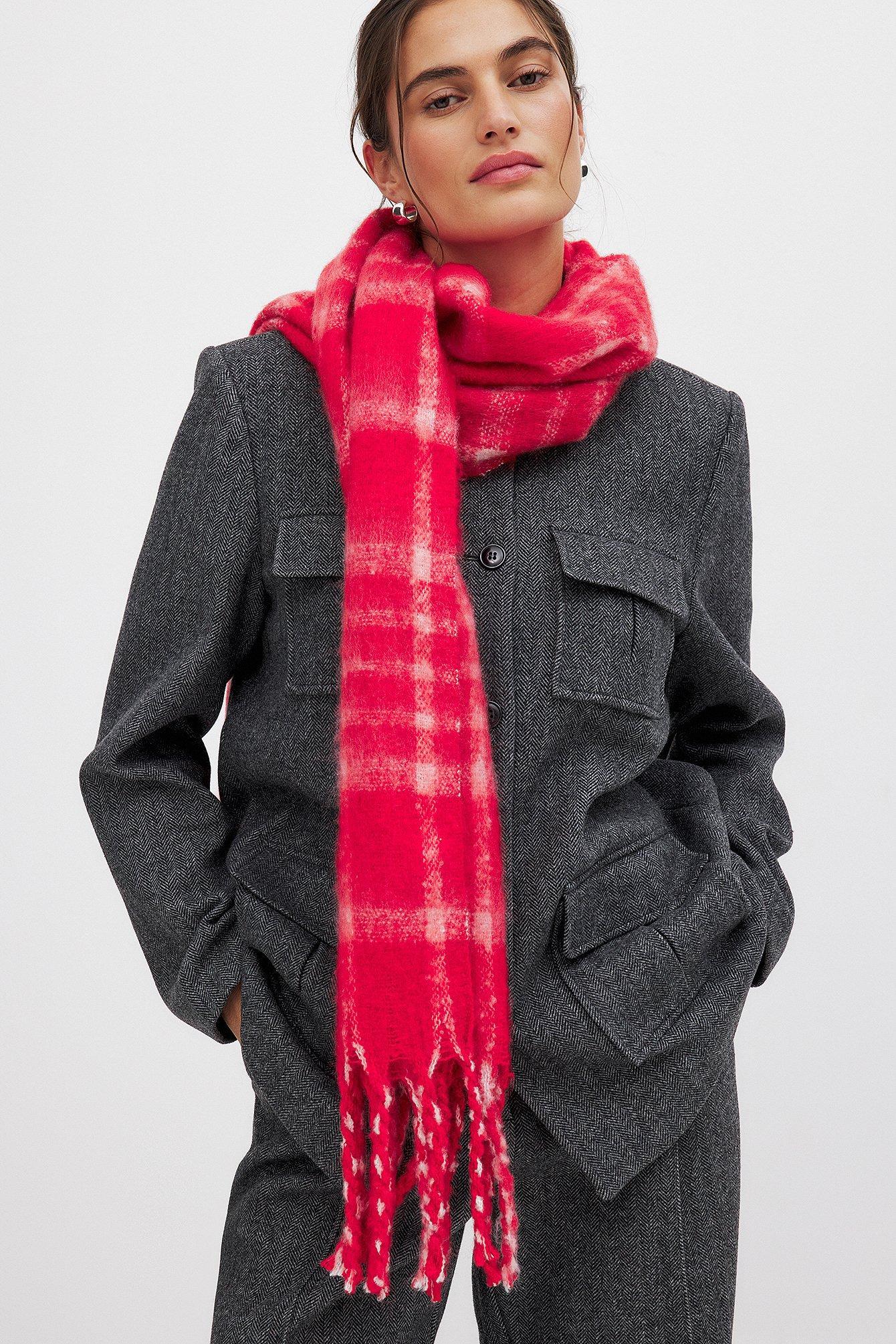 Checkered Scarf Product Image