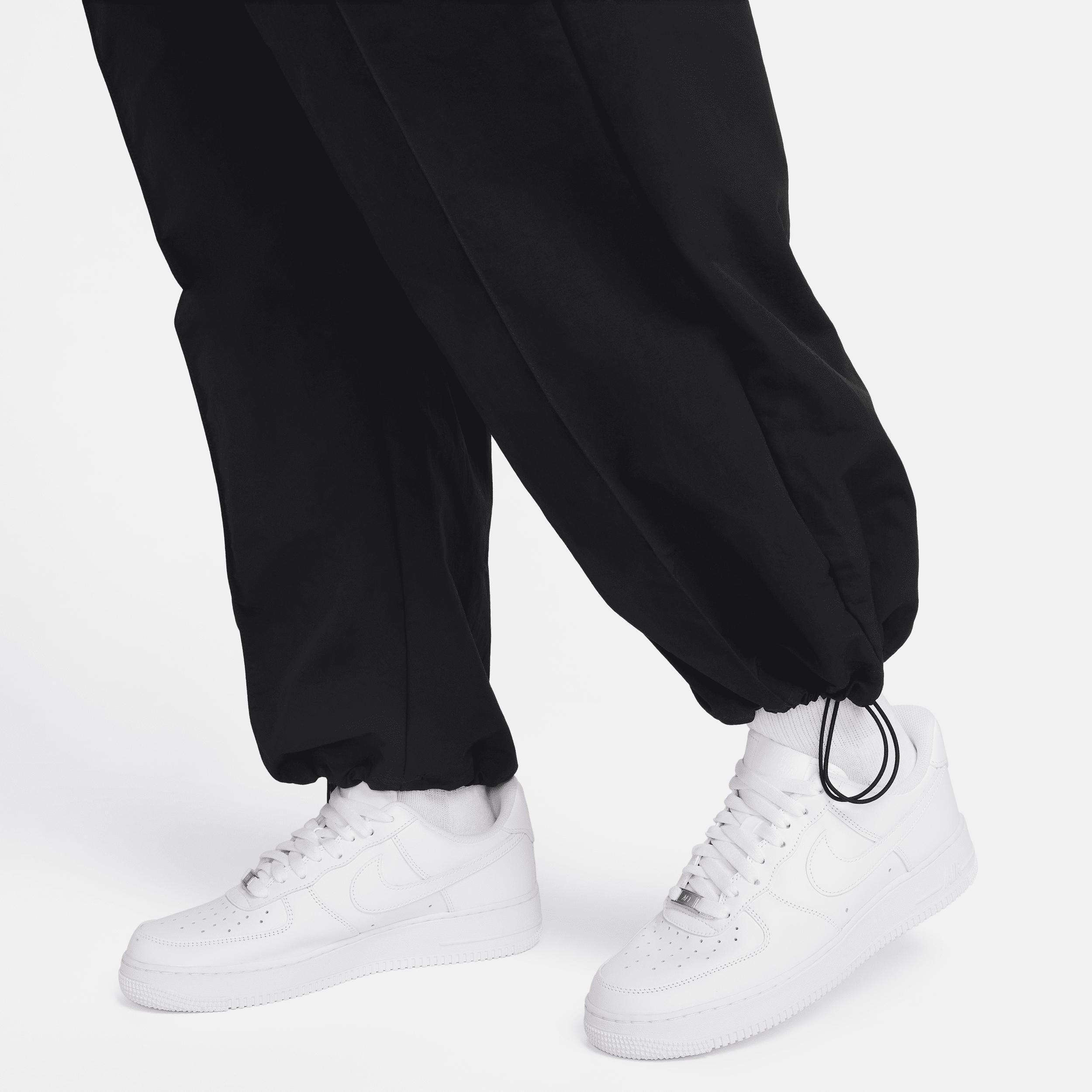 Nike Sportswear Everything Wovens Women's Mid-Rise Open-Hem Pants (Plus Size) Product Image