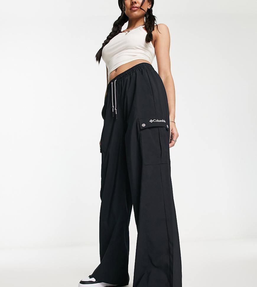 Columbia Cleetwood Cove oversized cargo sweatpants in black exclusive to ASOS  Product Image