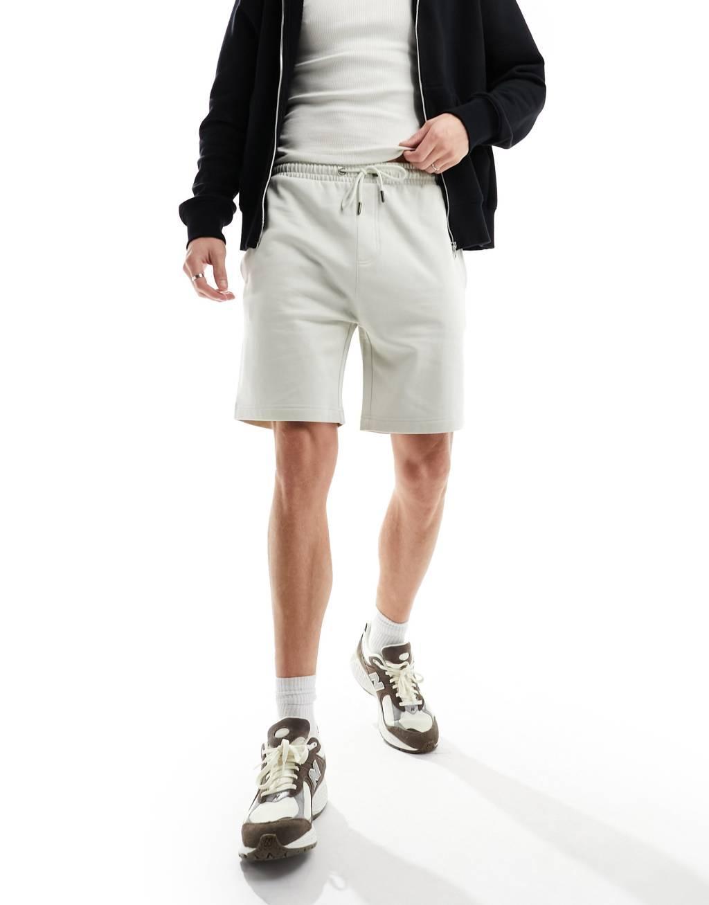 Brave Soul jersey shorts in light gray Product Image