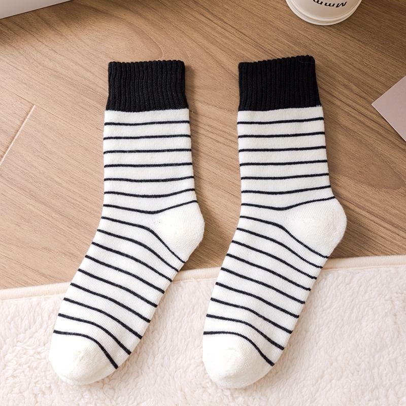 Striped Short Socks Product Image