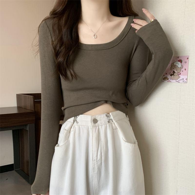 Long-Sleeve Scoop Neck Plain Slim Fit Crop Tee Product Image