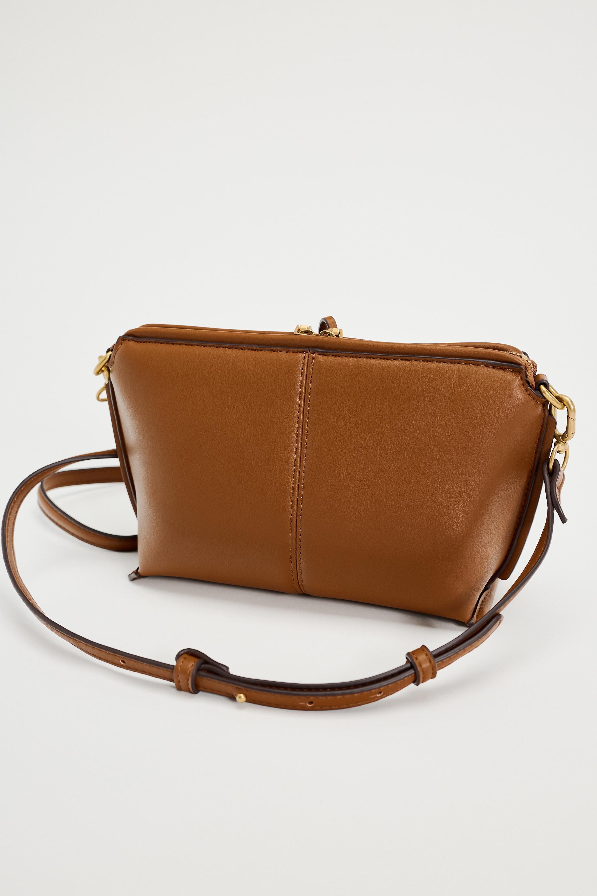 BASIC CROSSBODY BAG Product Image