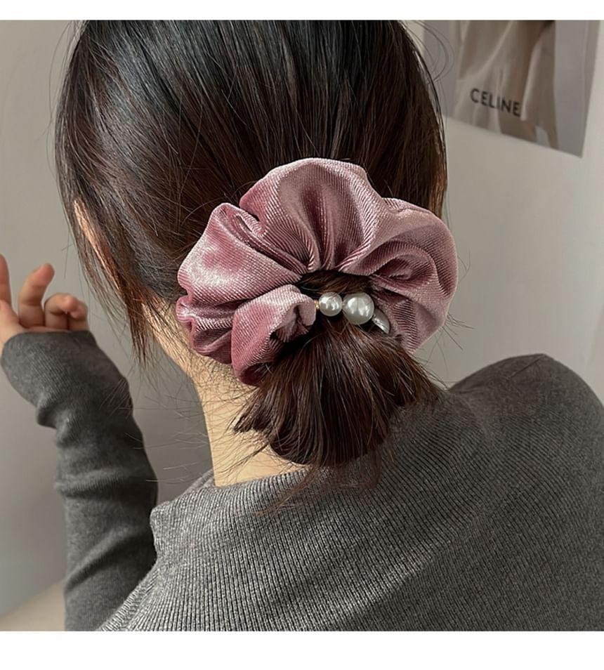 Faux Pearl Velvet Scrunchie Product Image