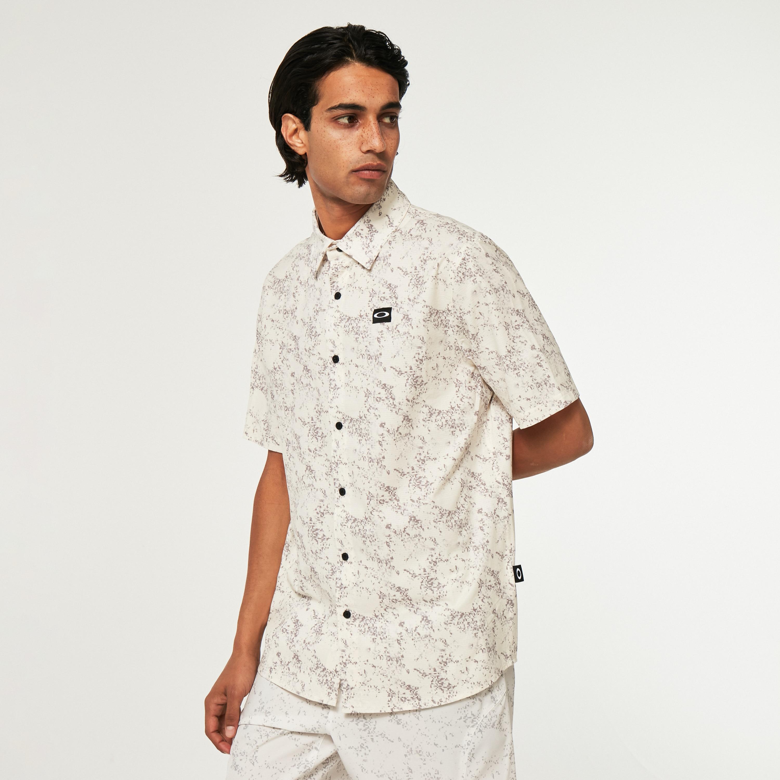 Oakley Men's Sand Camo Woven Short Sleeve Shirt Product Image