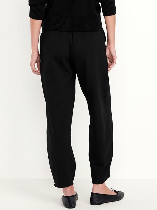 High-Waisted Dynamic Fleece Barrel-Leg Pants Product Image