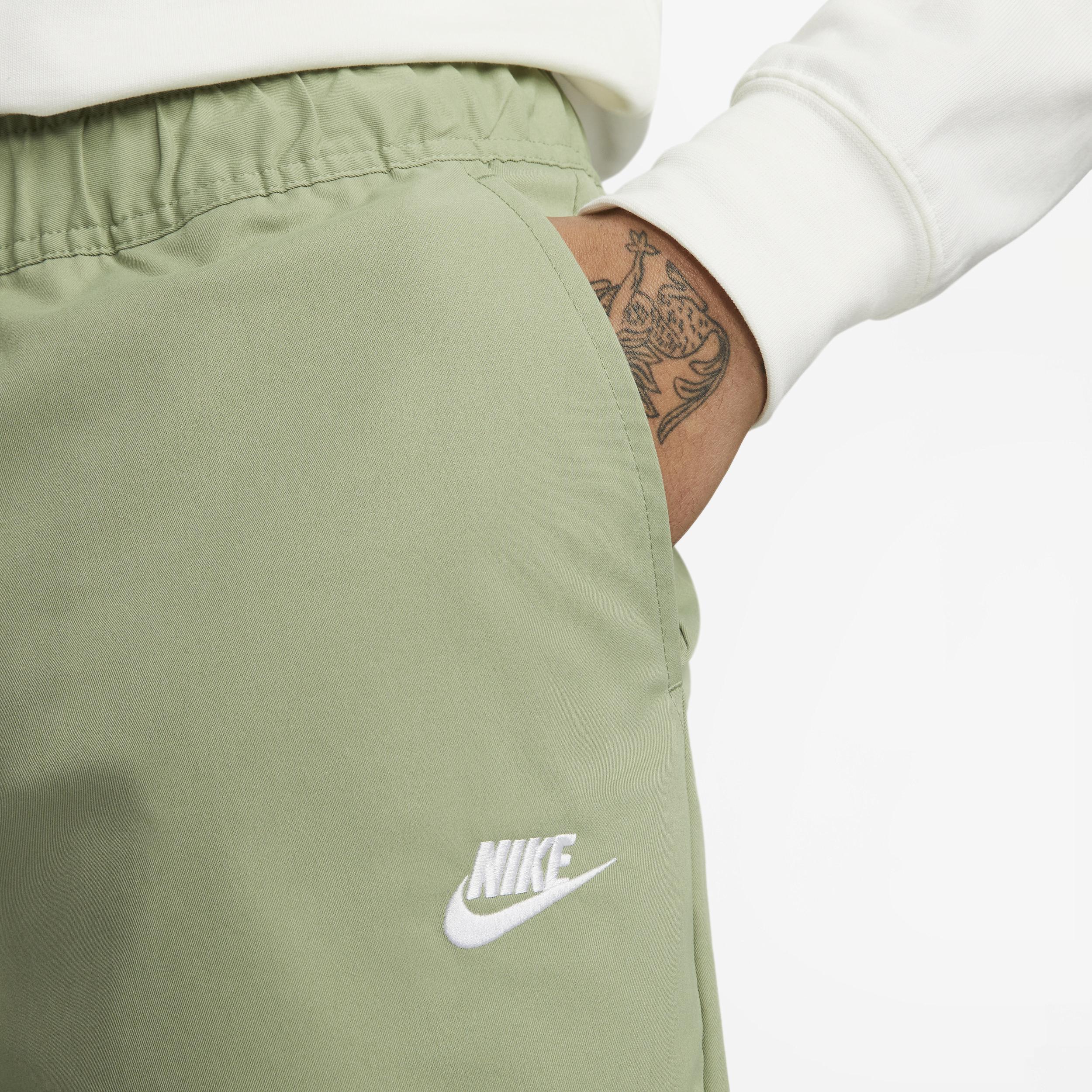 Nike Club Men's Woven Tapered Leg Pants Product Image