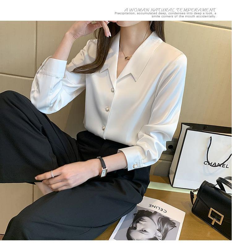 Long-Sleeve V-Neck Plain Shirt Product Image