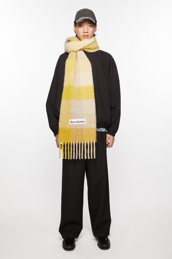 Mohair checked scarf Product Image