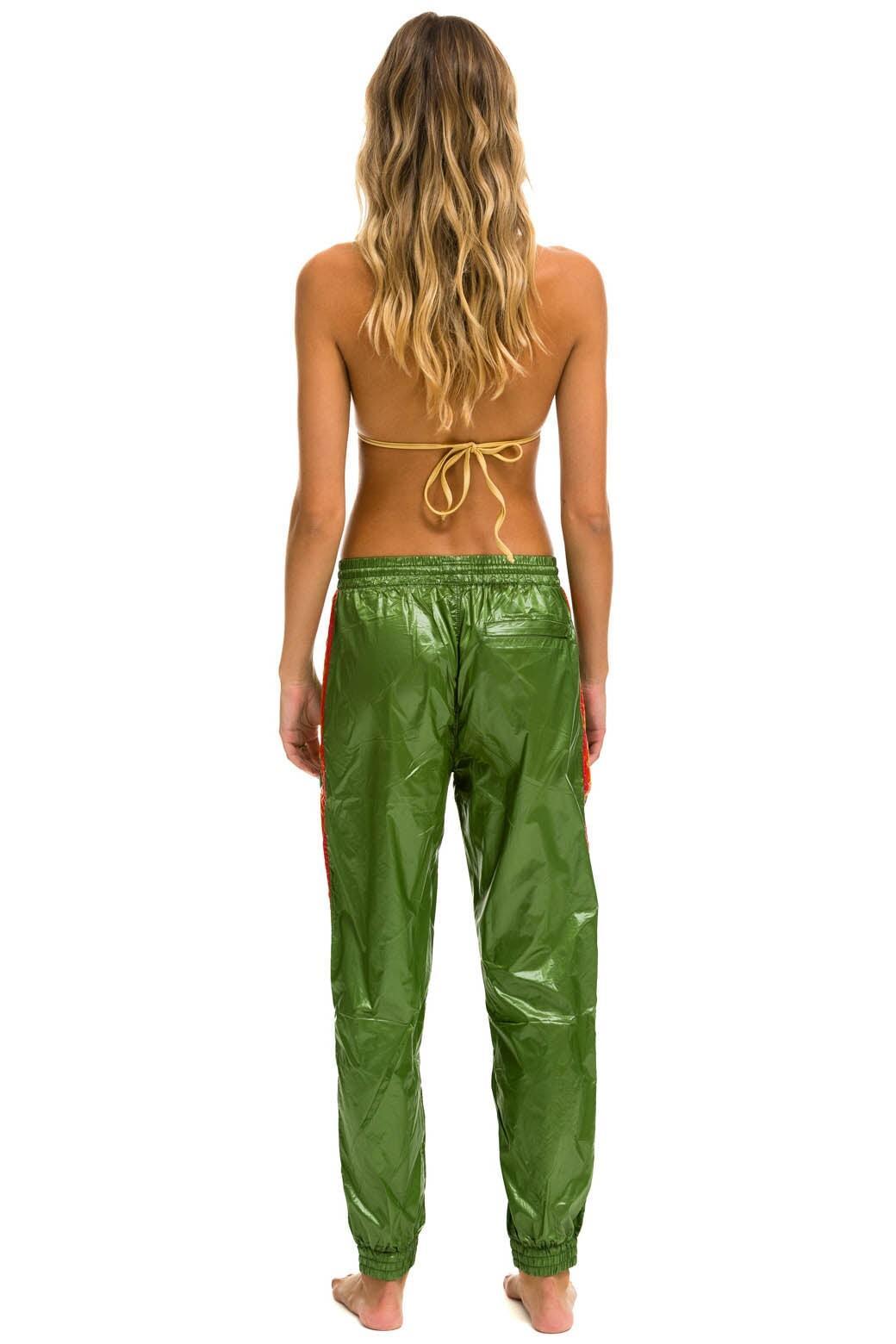 5 STRIPE WIND PANT - GARDEN GREEN Female Product Image