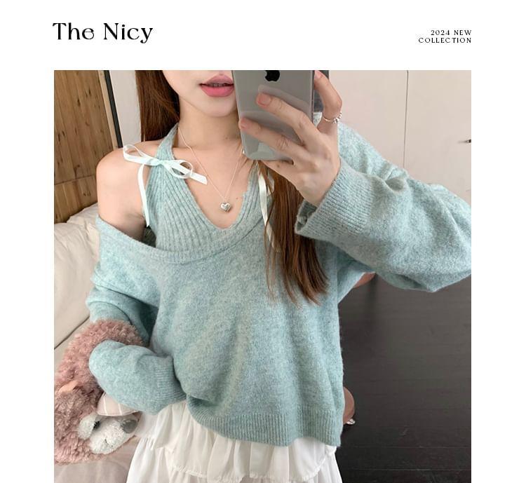 Halter V-Neck Bow Accent Crop Knit Top / Off-Shoulder Sweater Product Image