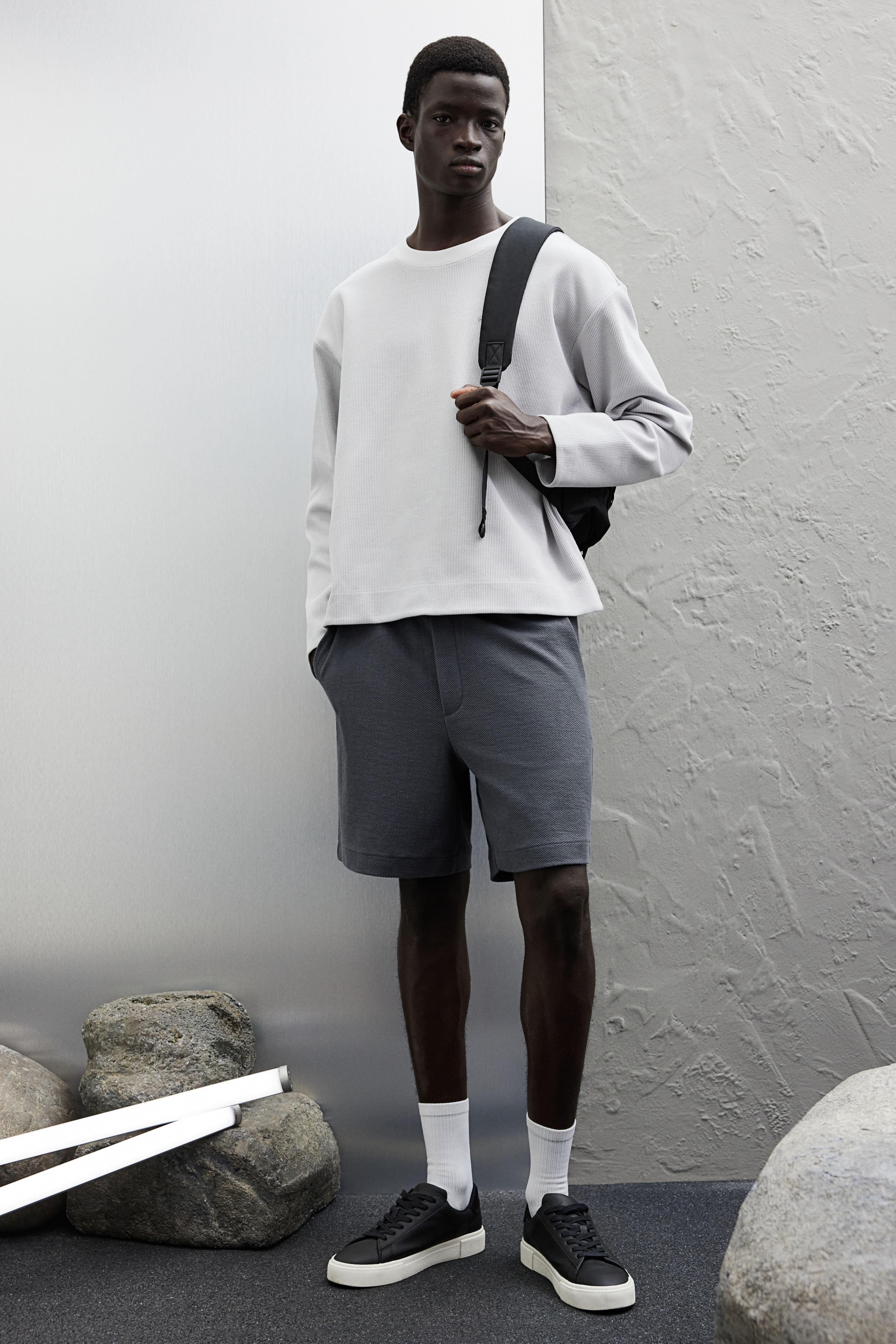 Regular Fit Sweatshorts Product Image