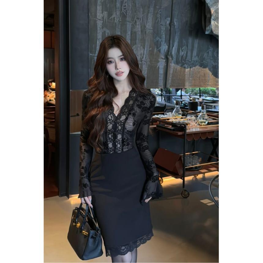 Long-Sleeve V-Neck Lace Slim Fit Top Product Image