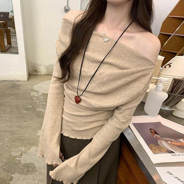 Long-Sleeve Off Shoulder Plain T-Shirt Product Image