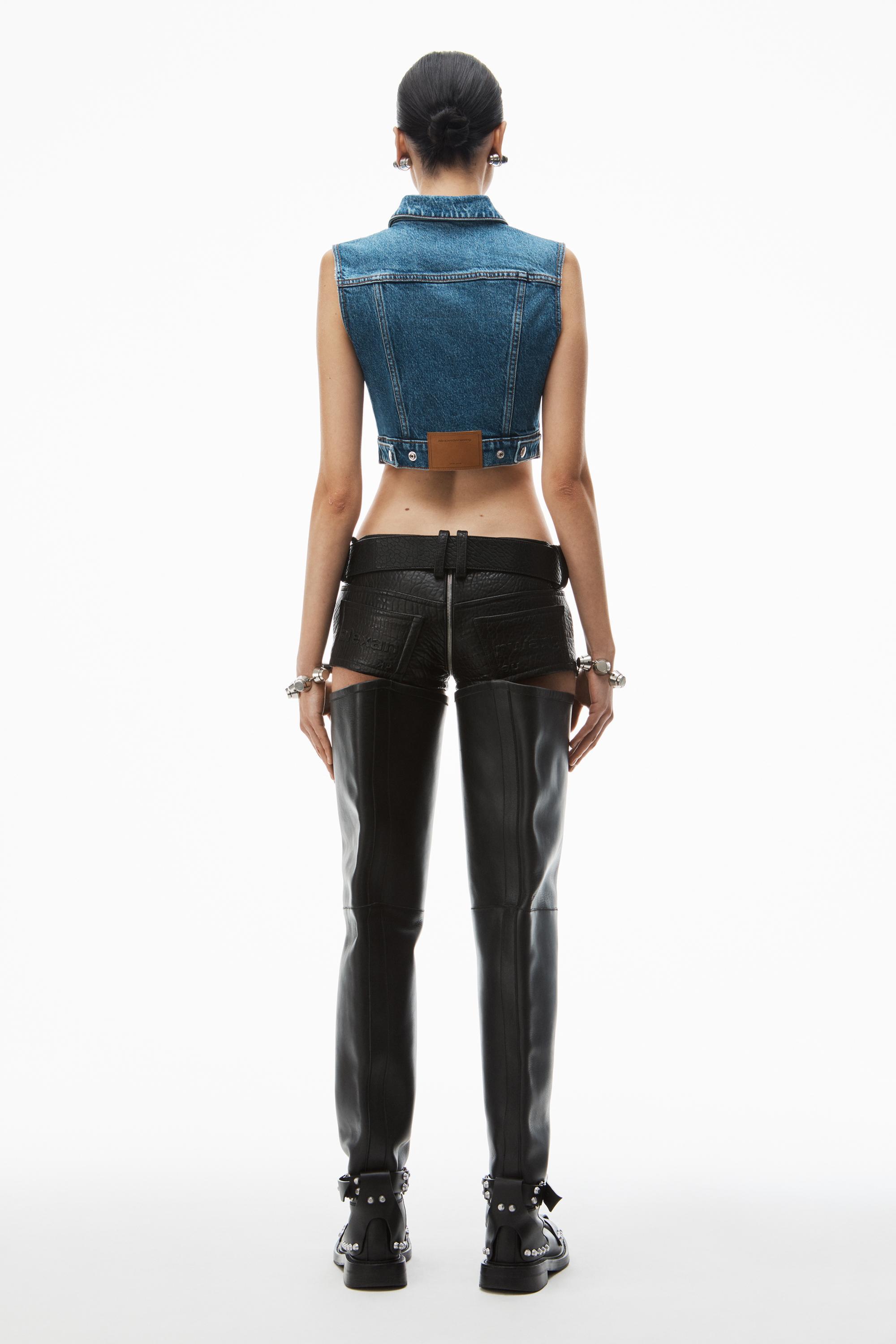 Cropped Trucker Vest In Comfort-stretch Denim Product Image