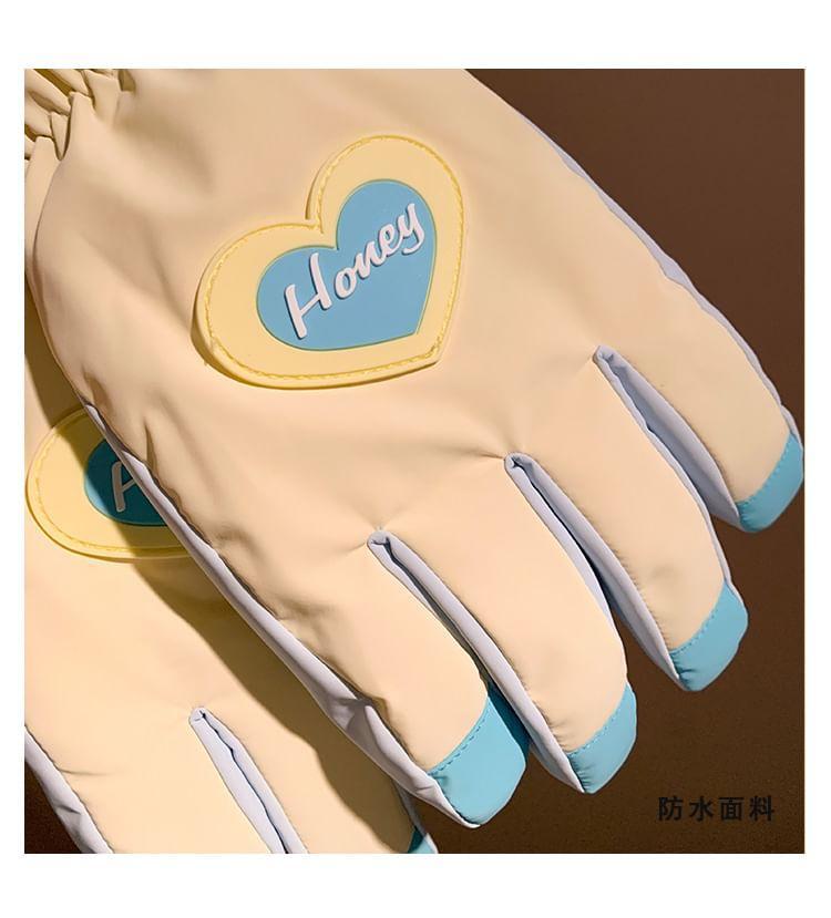 Two Tone Heart Gloves Product Image