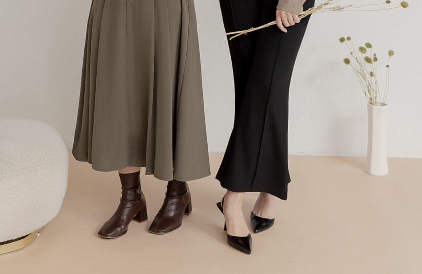 [L-3XL] High Rise Plain Button-Detail Plain Midi Pleated Skirt Product Image