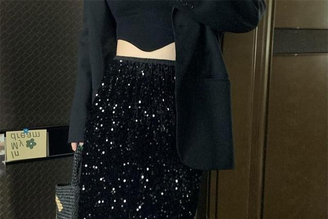 High Waist Plain Sequin Slit Midi Pencil Skirt Product Image