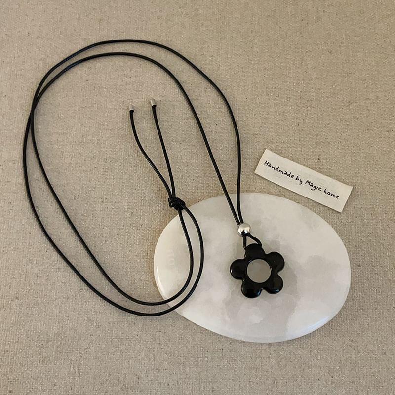 Flower Necklace Product Image