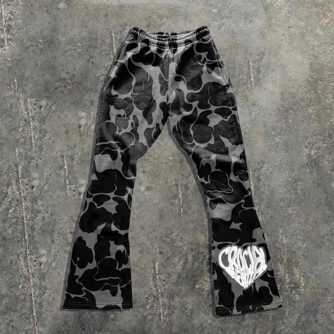 Unisex Men's Street Camo Heart Graphic Print Flared Pants Product Image