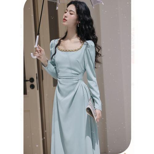 Long Sleeve Round Neck Contrast Trim Ruched Midi A-Line Dress Product Image