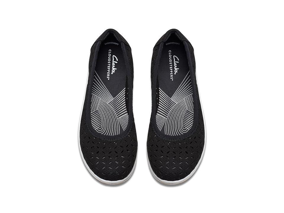 Clarks Breeze Roam Textile) Women's Flat Shoes Product Image