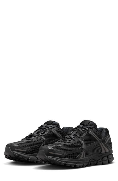 Nike Men's Zoom Vomero 5 Shoes Product Image