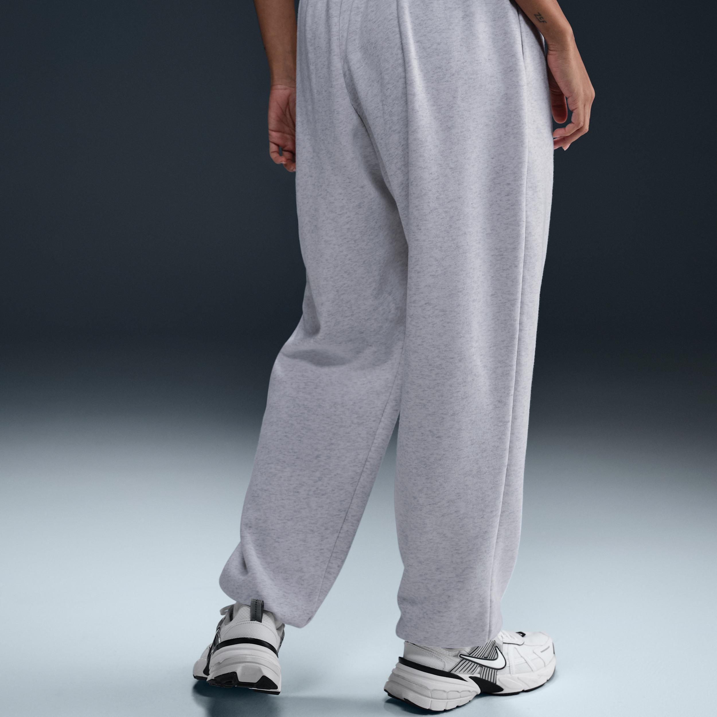 Women's Nike Sportswear Club Fleece Mid-Rise Oversized Sweatpants Product Image