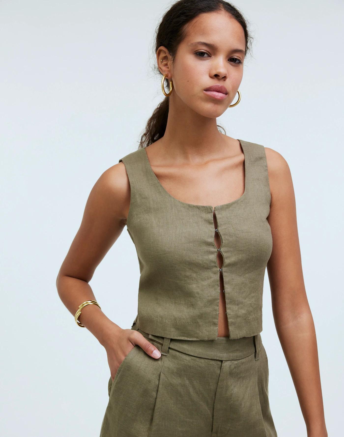 Scoopneck Crop Tank in 100% Linen Product Image