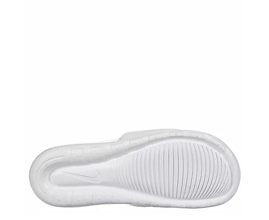 Nike Men's Victori One Slides Product Image