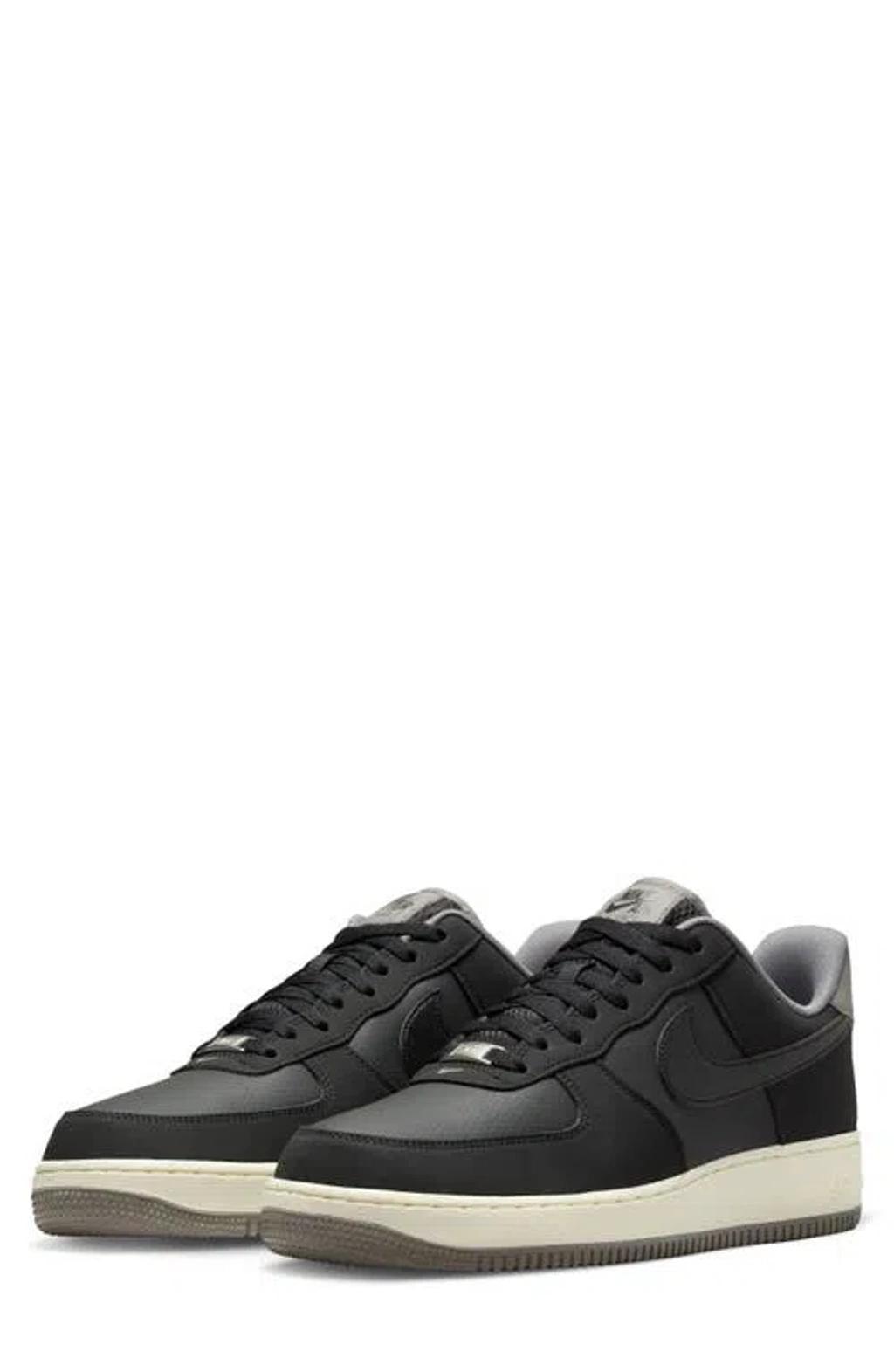 NIKE Men's Air Force 1 '07 Lv8 Winterized Shoes In Black Product Image