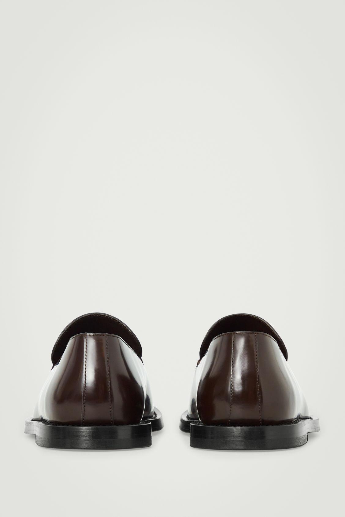 THE LEATHER LOAFERS Product Image