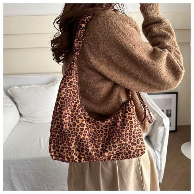 Leopard Print Shoulder Bag Product Image