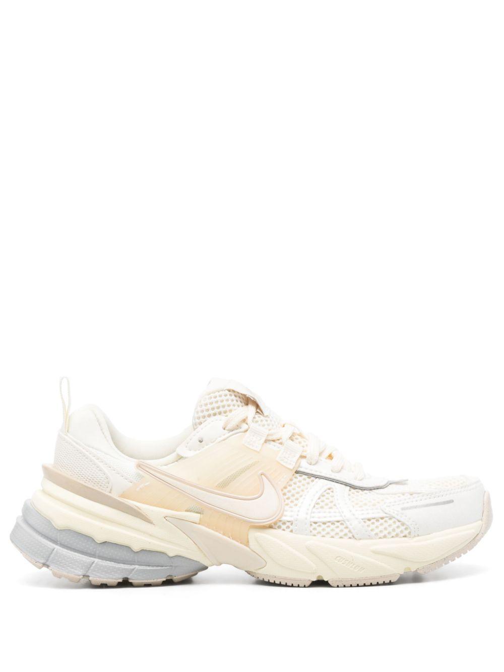 NIKE V2k Run In White Product Image