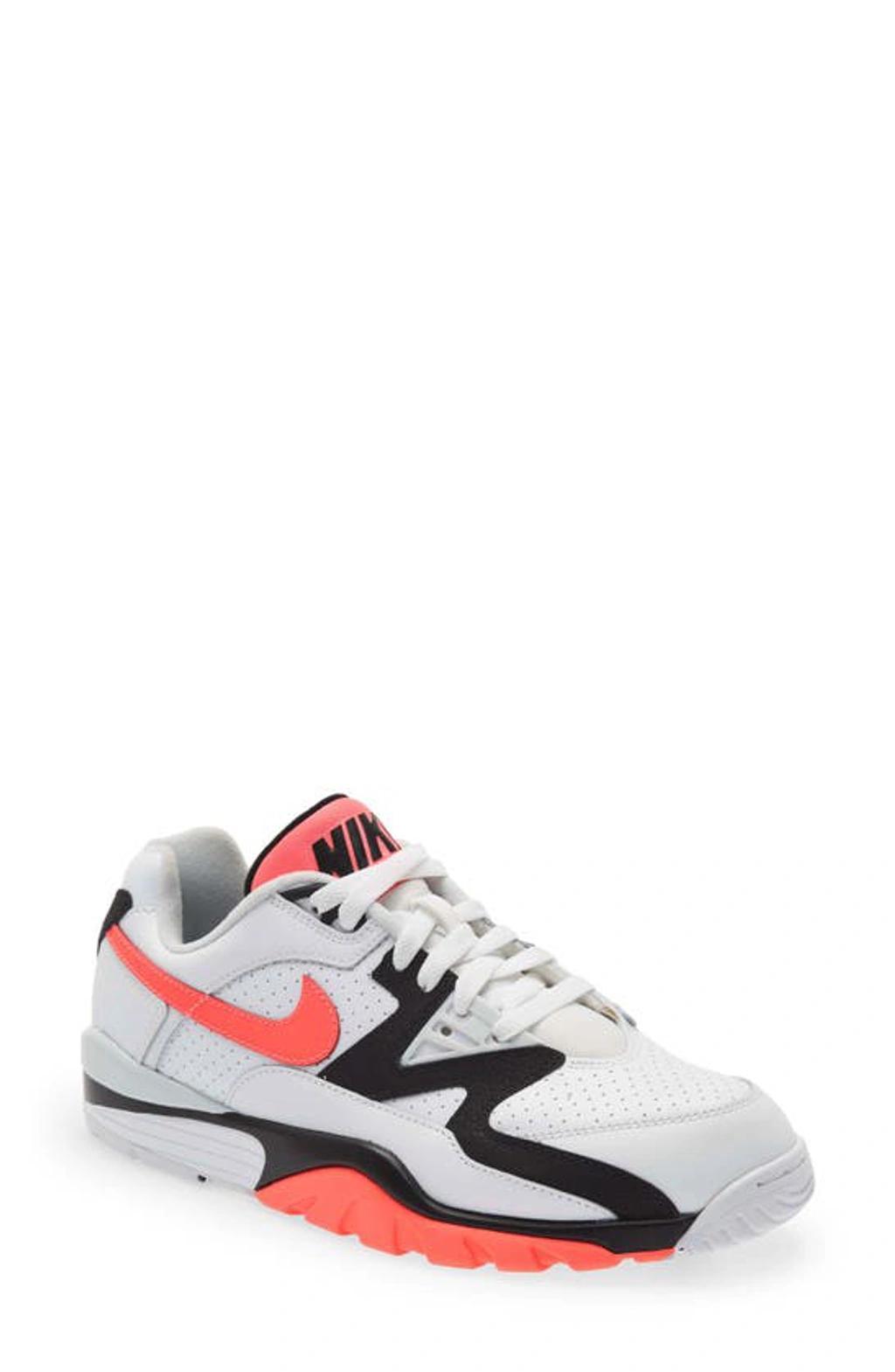 NIKE Air Cross Trainer 3 Low Sneaker In White/red/black Product Image