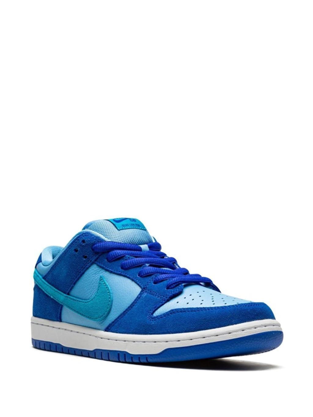 Sb Dunk Low Sneakers In Blue Product Image