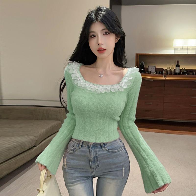 Long Sleeve Scoop Neck Plain Lace Trim Crop Top Product Image