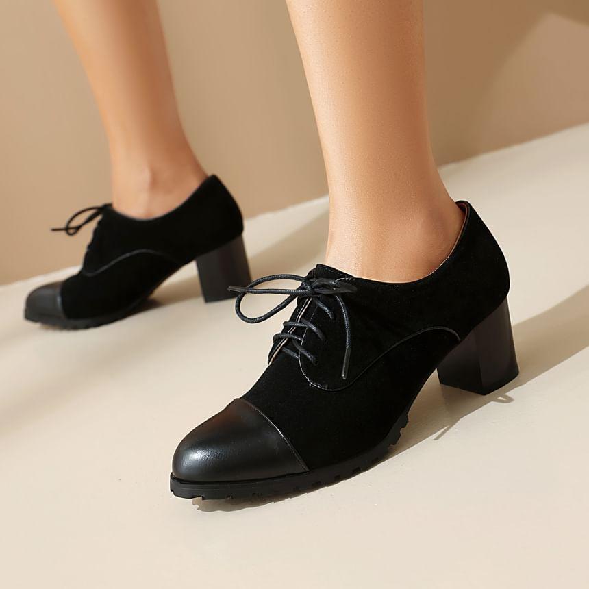 Brogue Lace-Up Chunky Heel Oxfords Product Image