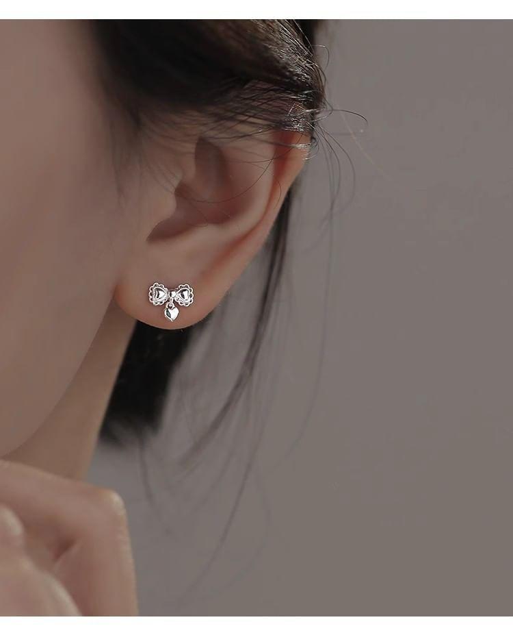 Bow Stud Earring Product Image