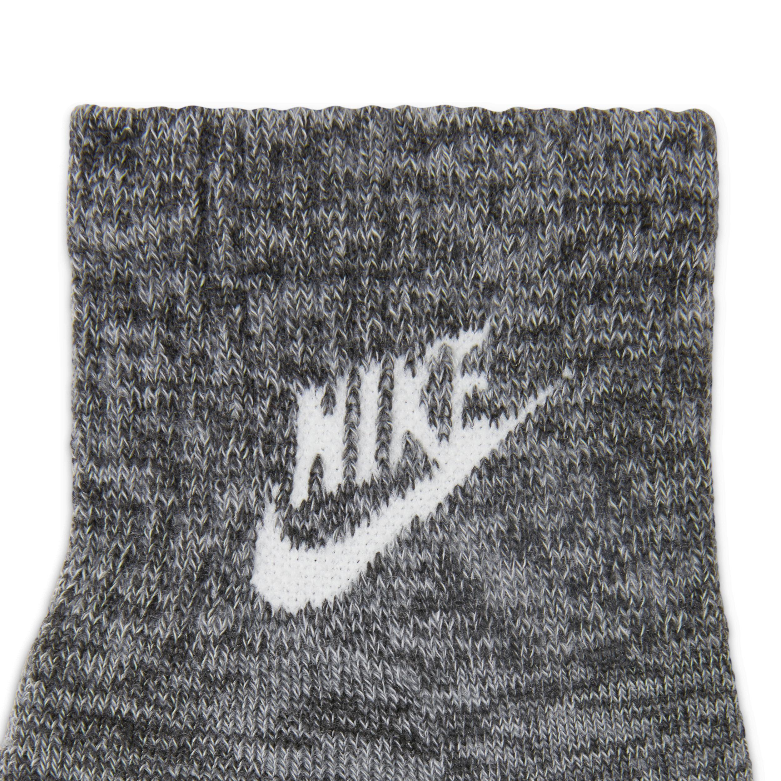 Nike Men's Everyday Plus Cushioned Ankle Socks Product Image