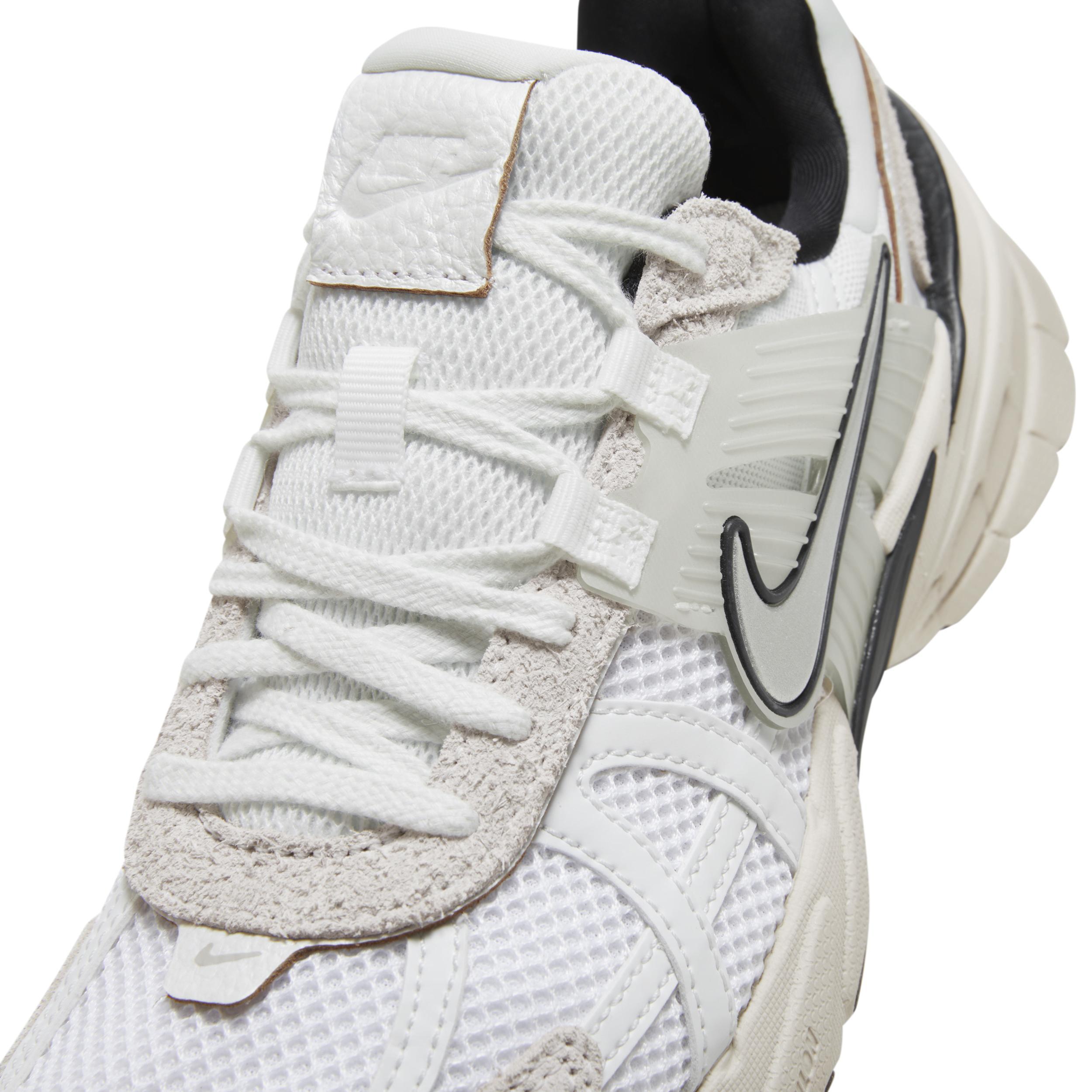 Nike Womens Nike V2K Run - Womens Running Shoes Silver/White Product Image