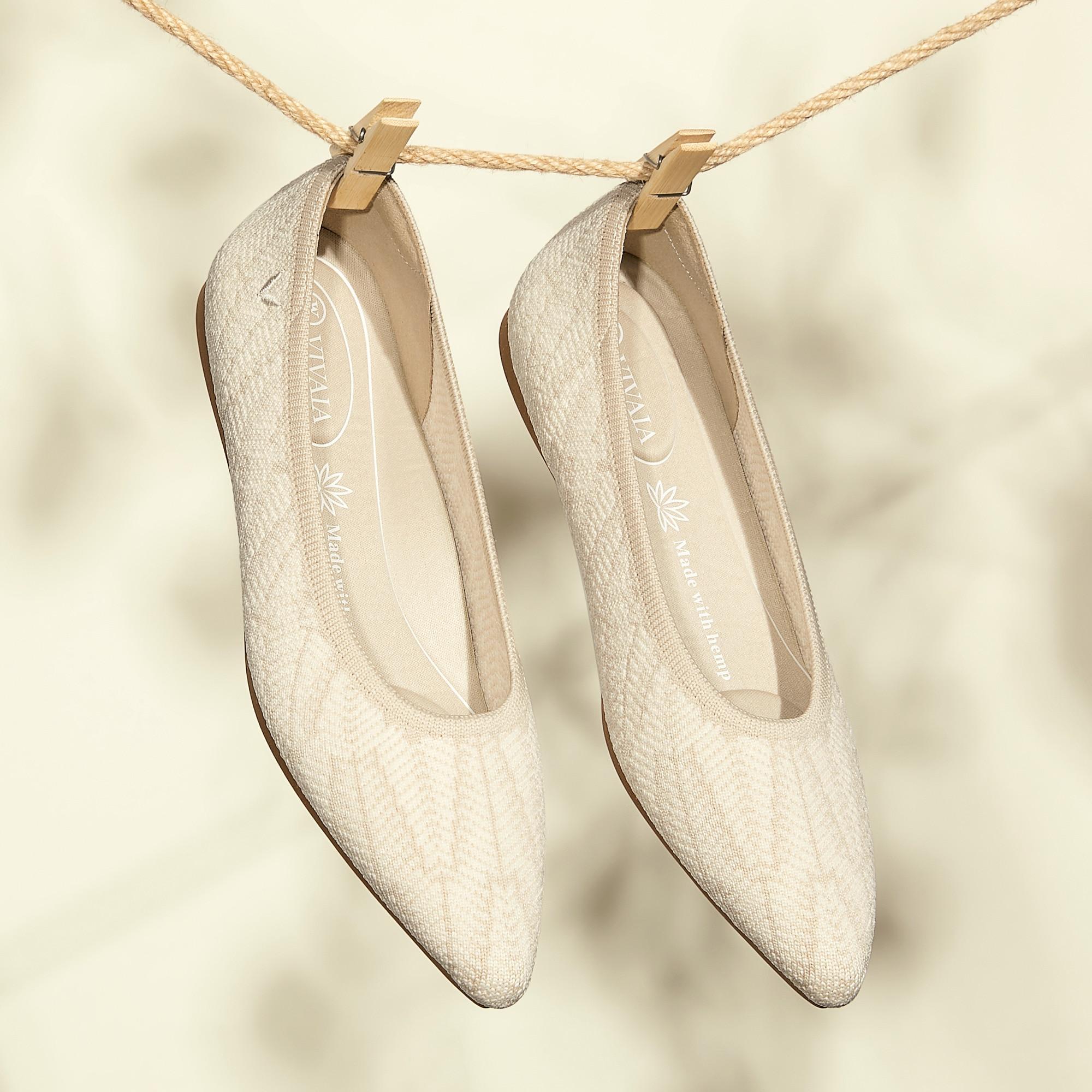 Pointed-Toe Ballet Flats (Aria 5° Hemp) Product Image